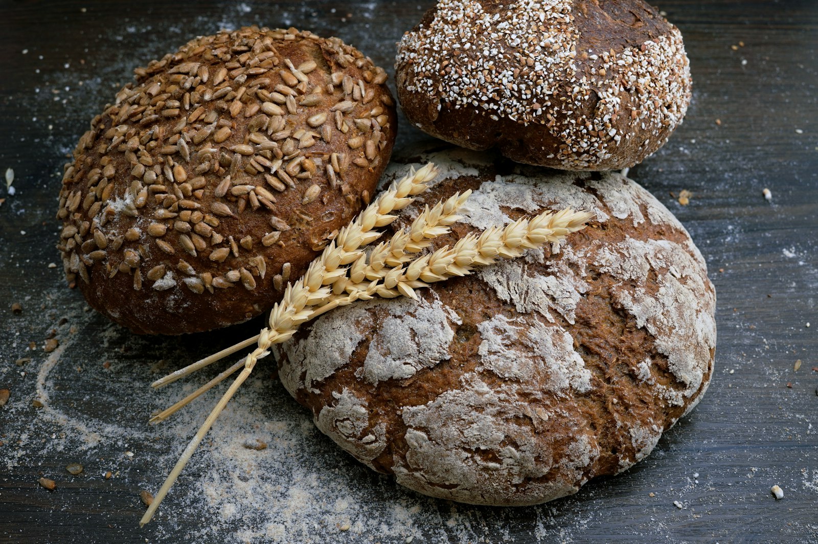 Frisches, traditionelles Brot in Backstube